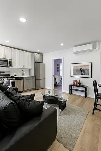 702 W Girard Ave #B Photo 1