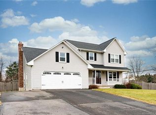 8 Perrin Ln, South Windsor, CT 06074