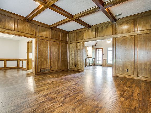 5th image of 14050 Red Oak Cir N