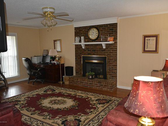 4th image of 1551 Oakleigh Dr