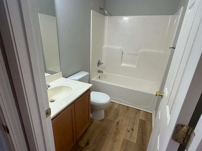 100 Stockton Ct #B — Photo 7