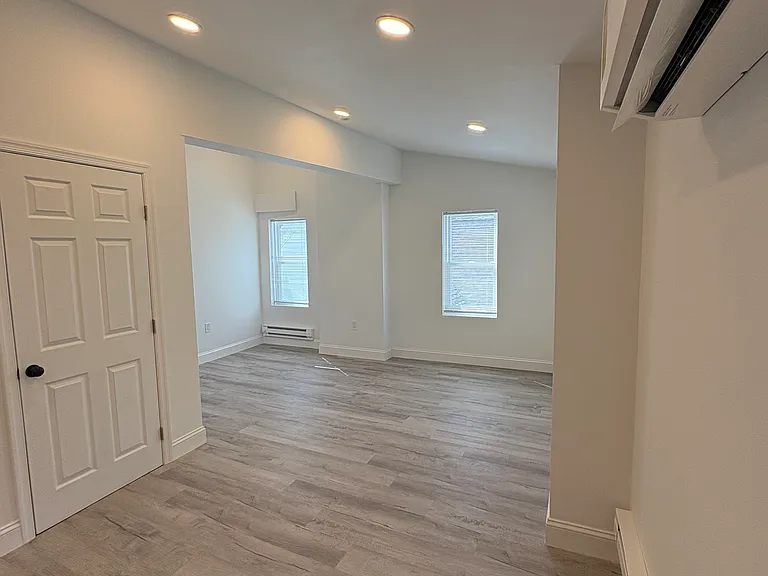 125 Sibley Ave #D — Photo 4