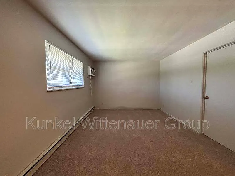 1 bed, 1.0 bath, 500 sqft, $695 — Photo 3