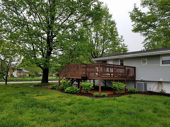 2nd image of 207 Saint Thomas Dr