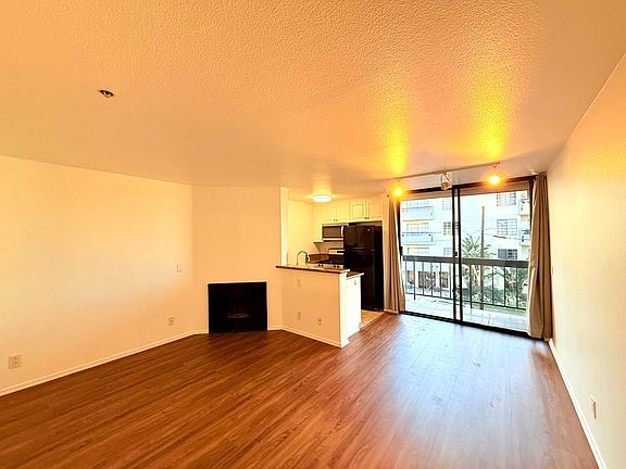 2nd image of 7320 Hawthorn Ave APT 115