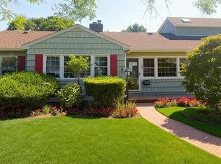 523 Archer St, Freeport, NY 11520