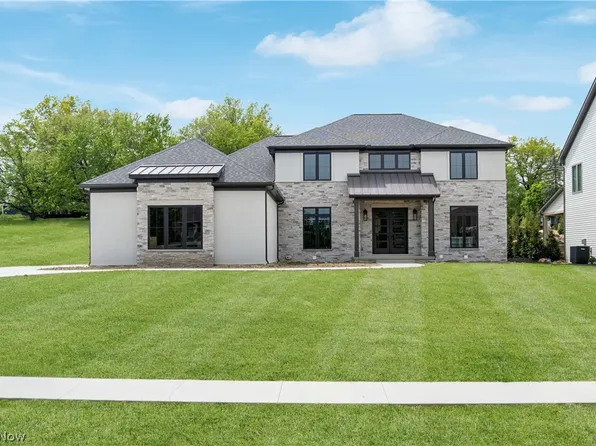 526 Sawgrass Dr, Akron, OH 44333