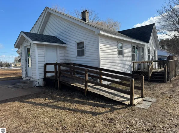 315 E Calhoun St, Mancelona, MI 49659
