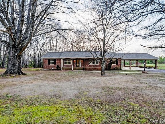 2nd image of 3596 Blackridge Rd