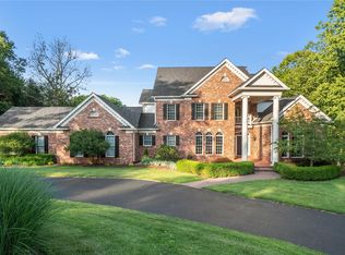 19224 Saint Albans Hills Dr, Glencoe, MO 63038