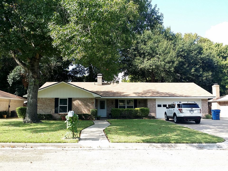 1st image of 1005 Fairway Ln