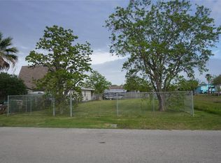 7 Th St, Dickinson, TX 77539