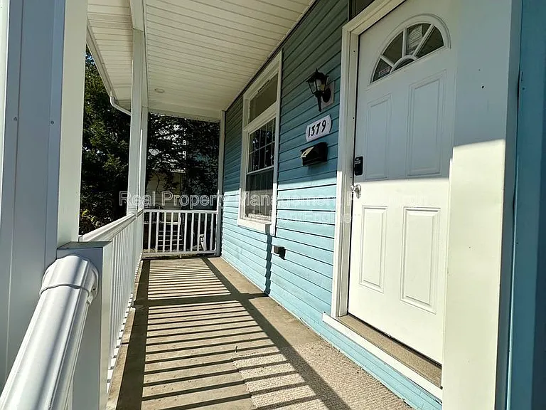1379 Paulson Ave — Photo 3