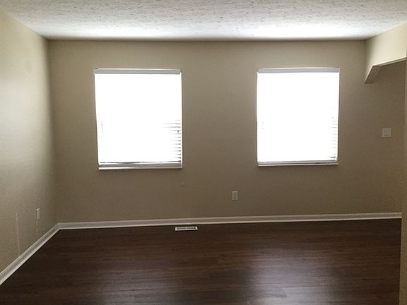 2nd image of 118 Saddle Creek Ln