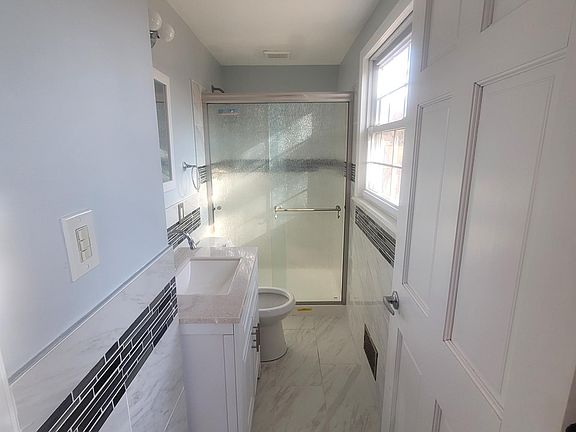 MASTER BEDROOM EN SUITE