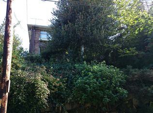 1915 E Crescent Dr, Seattle, WA 98112