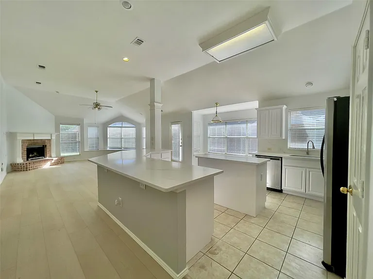 11002 Tree Shadow Ln — Photo 12