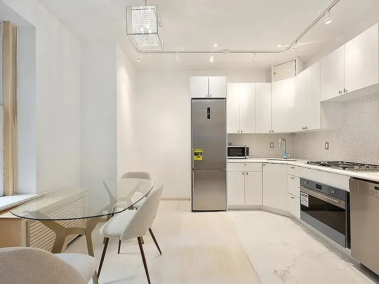 853 7th Ave #2D — Photo 6