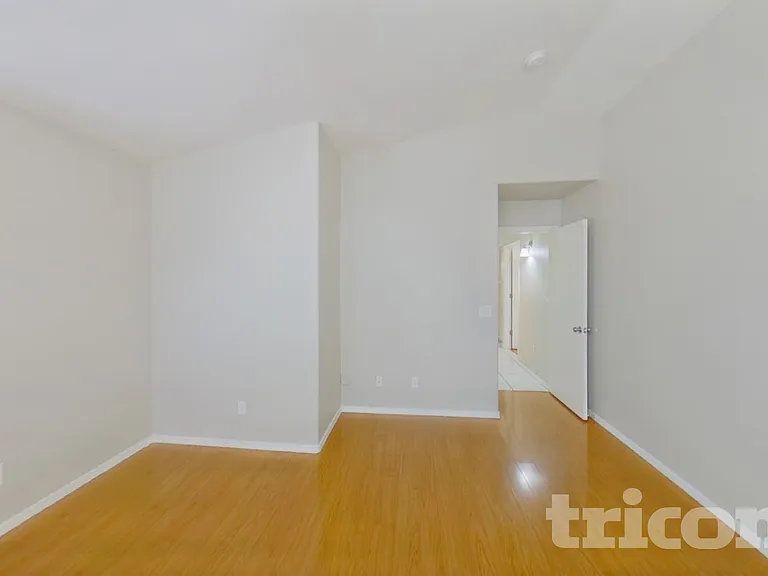 9002 W Palm Ln — Photo 8