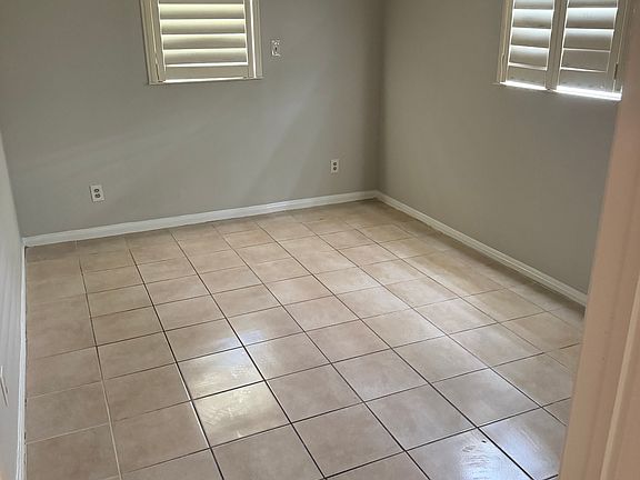 4th image of 1111 Mobile Dr
