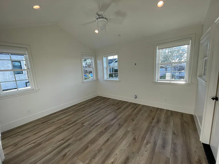 613 Poppy Ave — Photo 35