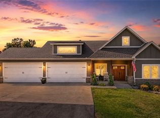9889 River Oaks Dr, Bentonville, AR 72712