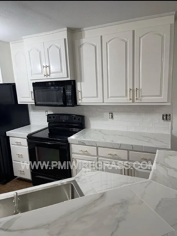 3 bed, 2.0 bath, 1400 sqft, $1,800 — Photo 4
