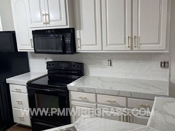 4th image of 112 Scarlet Oaks Ct