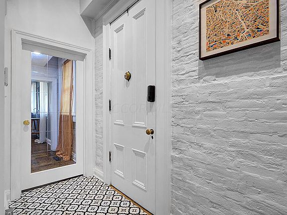 3rd image of 833 City Park Ave