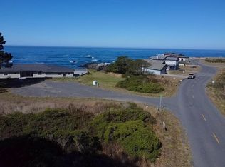 5 Gull Point, Whitethorn, CA 95589