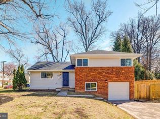 4207 Woodland Dr, Fairfax, VA 22030