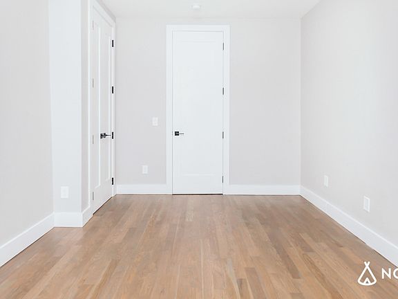 5th image of 992 Willoughby Ave #B2