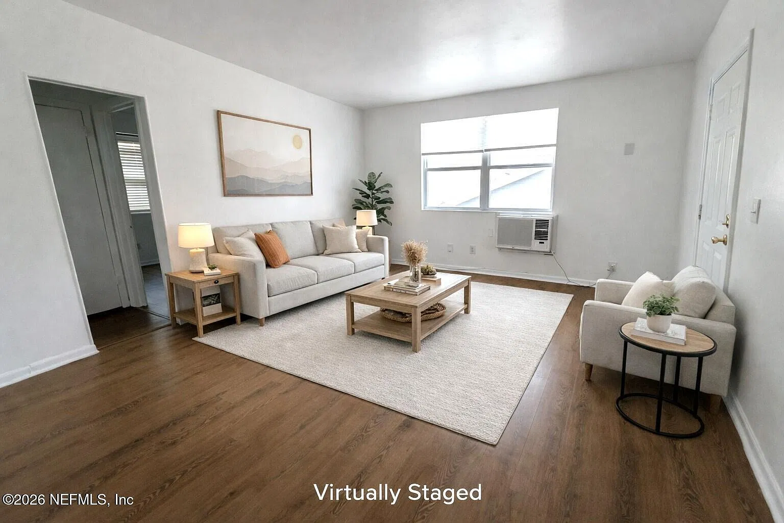 2 bed, 1.0 bath, 665 sqft, $995 — Photo 2