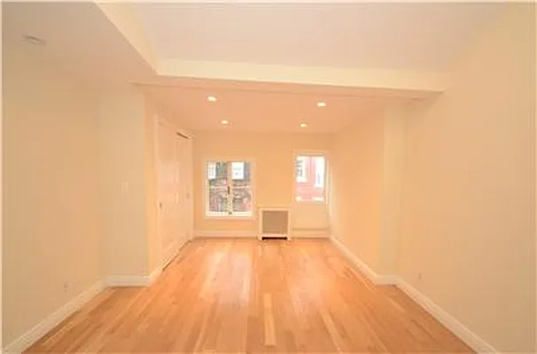 Rented by Buchbinder & Warren | media 20