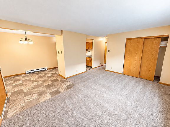 2nd image of 812 Canyon Ave #3