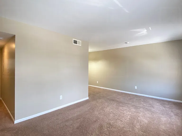 Club View Apartments — Photo 14