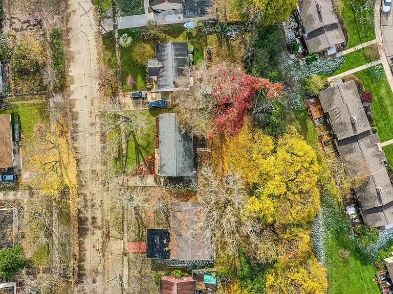2434 Pinecrest Ave — Photo 44