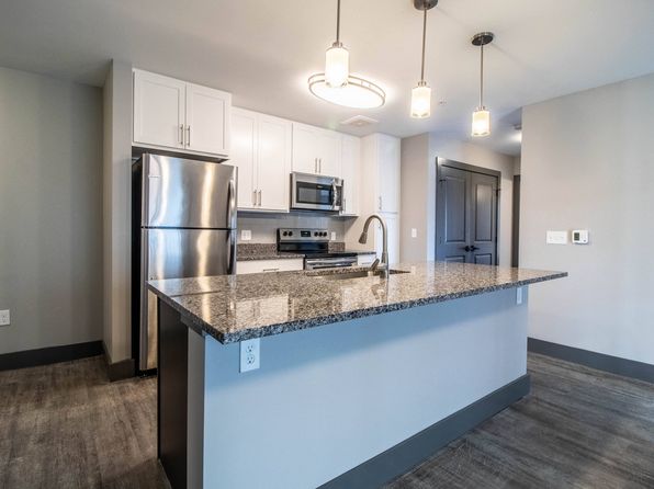 350 Clarks Pond Pkwy #4-411