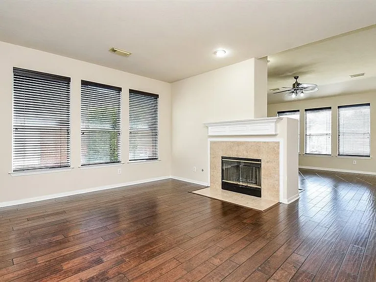 9135 Edgeloch Dr — Photo 7