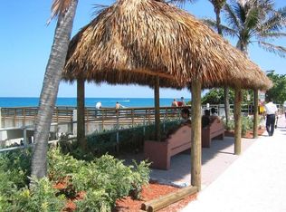 18 Uno Lago Dr, Juno Beach, FL 33408