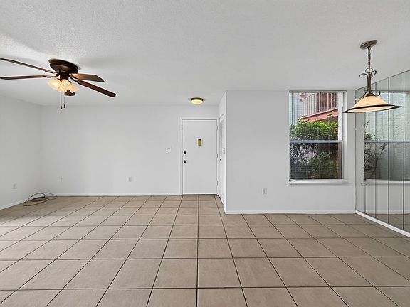 3rd image of 518 Orange Dr APT 11