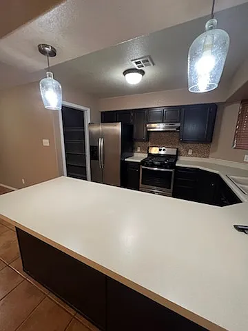 2639 S 31st Dr — Photo 2