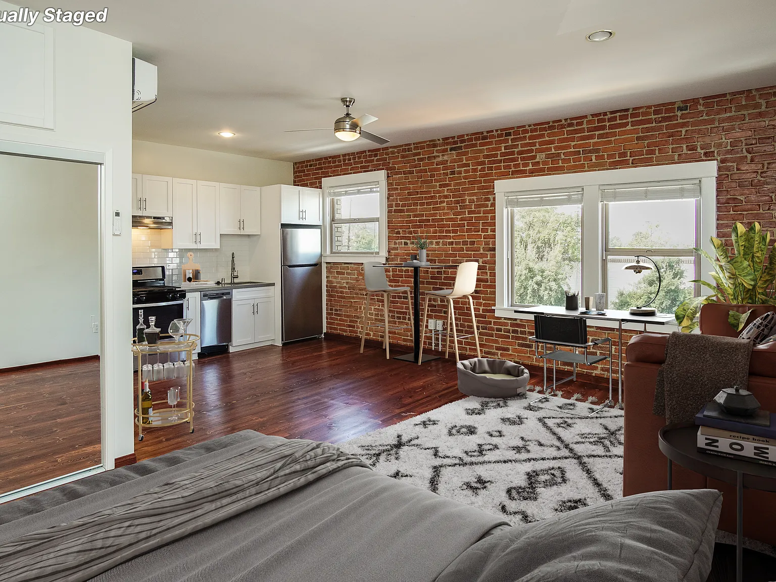 Studio, 420 sqft, $2,200 — Photo 1