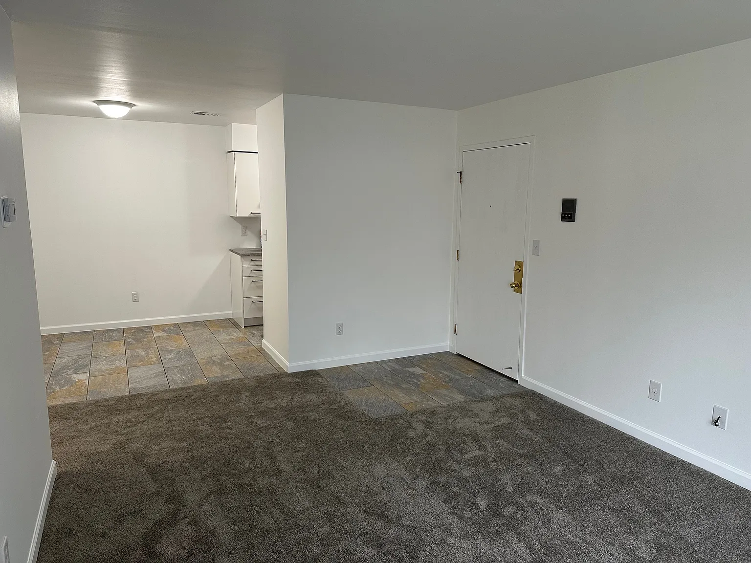 2 bed, 918 sqft, $1,400 — Photo 3