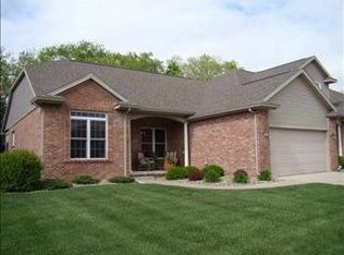 216 Spring Ridge Dr, Bloomington, IL 61704