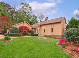 1906 Candelar Dr, High Point, NC 27265