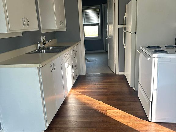 3rd image of 319 W Kirwin Ave
