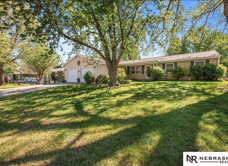 1st image of 2329 McConnell Ave