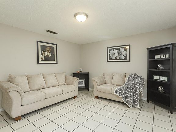 3rd image of 830 Nantes Way