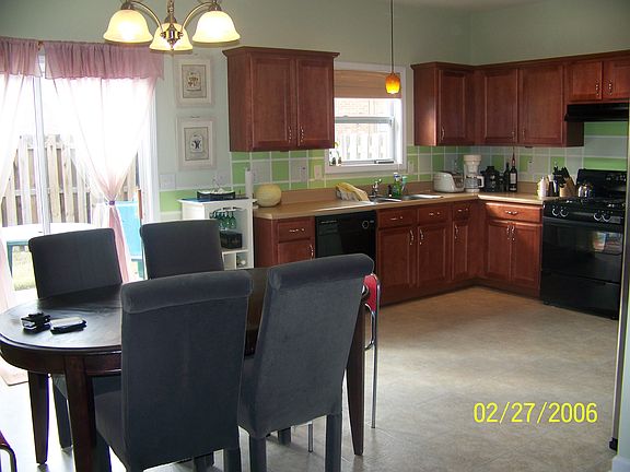 Kitchen w/ Upgraded Lighting